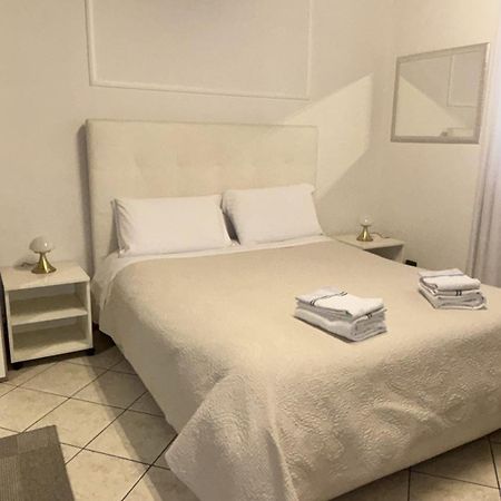 Monolocale In Piazza Isolo Apartment Verona Exterior foto