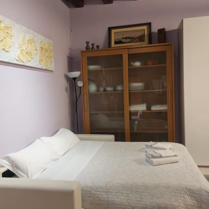 Monolocale In Piazza Isolo Apartment Verona Exterior foto